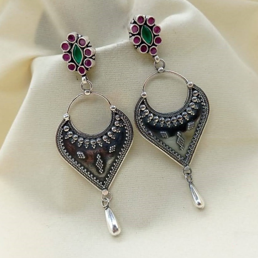 Ravishing antique silver chandelier drop charm dangler earrings