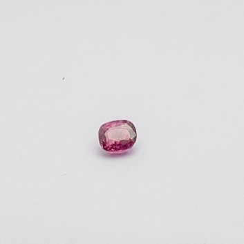 0.81ct oval red ruby-manek