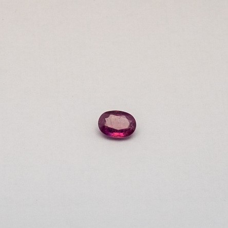 1.690ct oval red ruby-manek