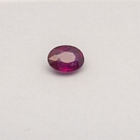 8241ct oval red ruby-manek