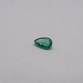 0.75ct pear green emerald-panna