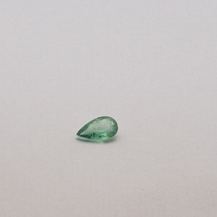 0.62ct pear green emerald-panna