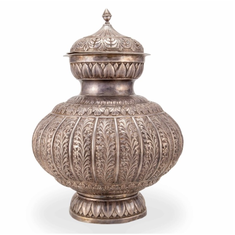 A 20c Colonial Indian Solid Silver vase , KUTCH C 1901
