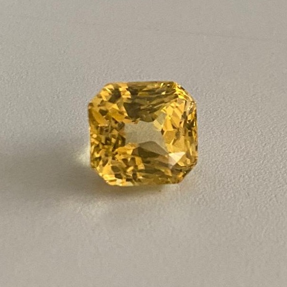 7.62ct emerald-cut yellow yellow-sapphire-pukhraj