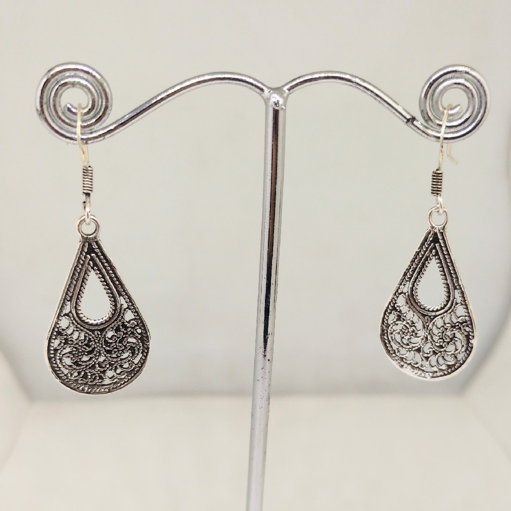 EARRING