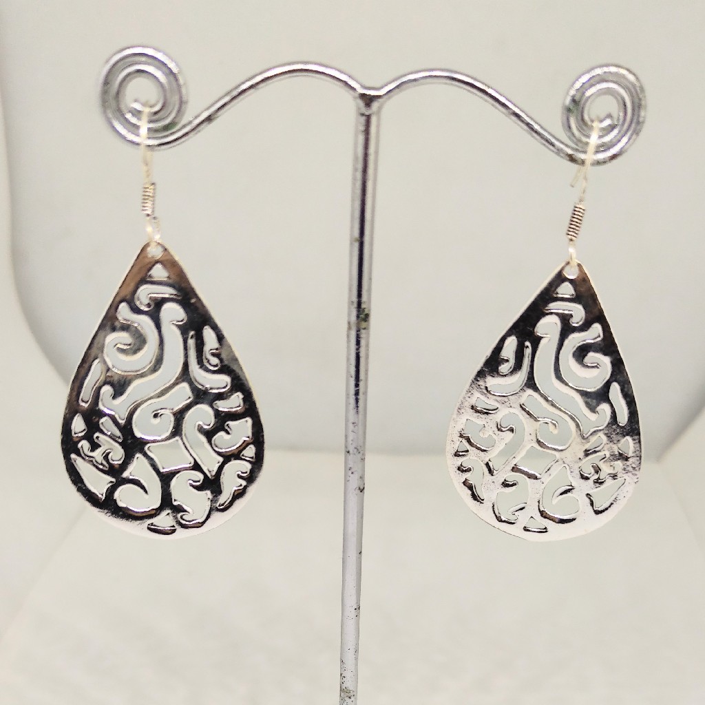 EARRING