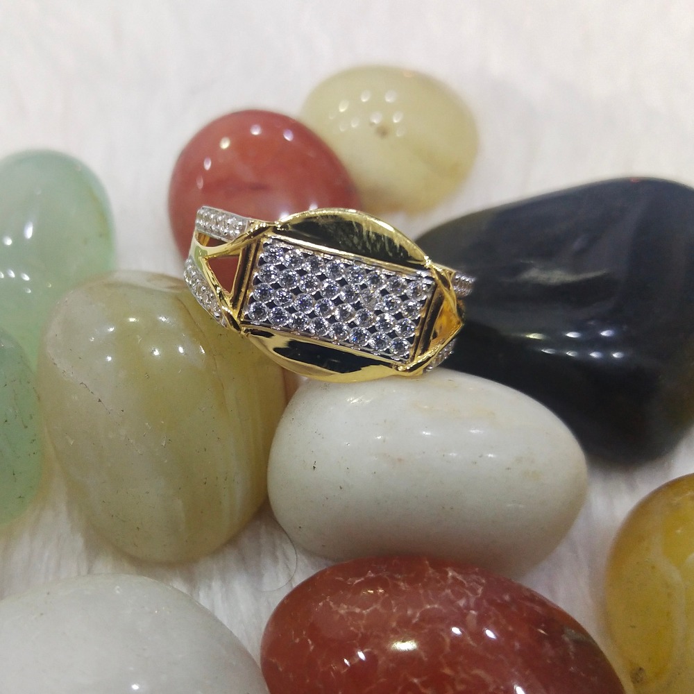 916 Gold CZ Attractive Gents Ring MC-GR4