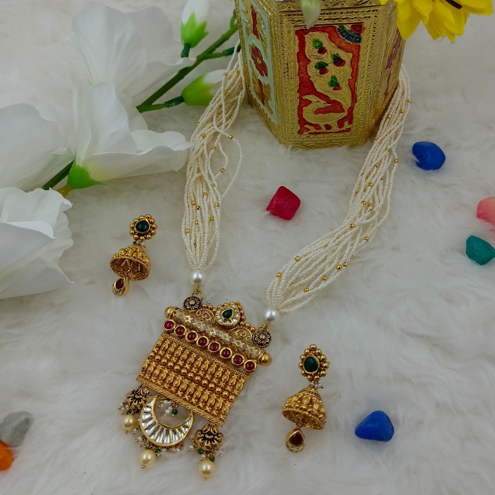 916 Gold Antique Long Set