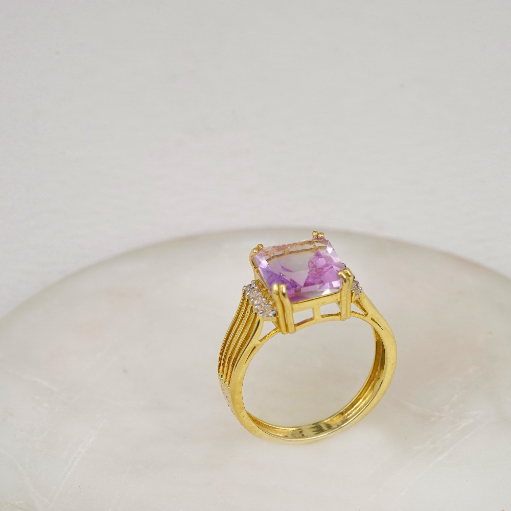 FANCY LIGHT STONE RING