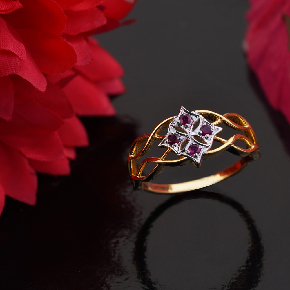 18k Yellow Gold Daily Wear Modern Ring