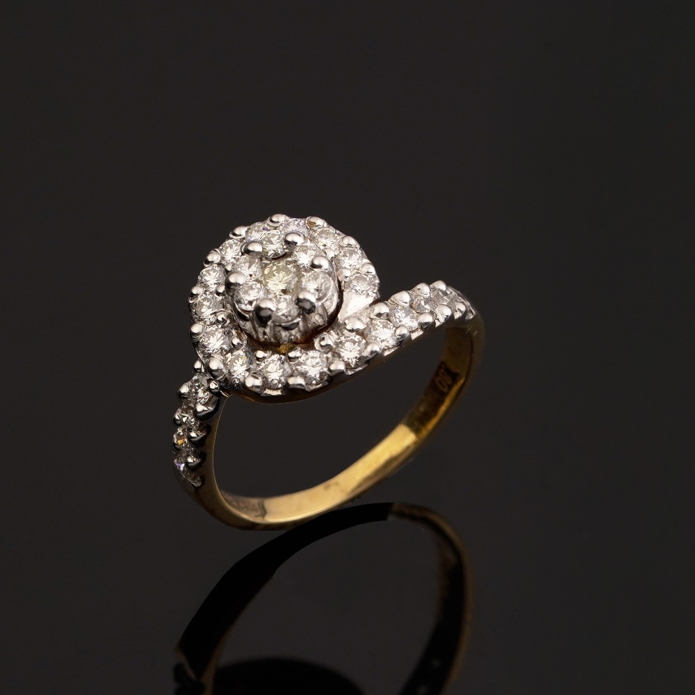 18kt tulip diamond  ring