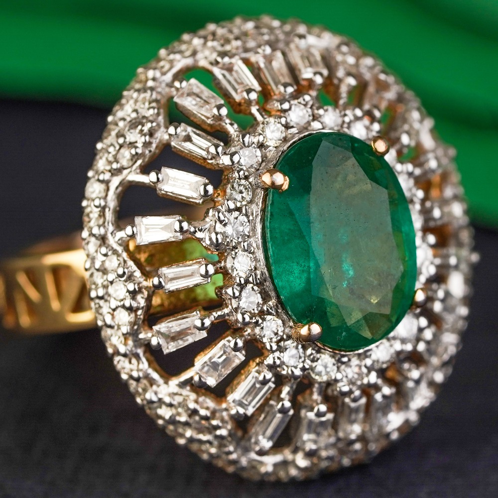 18kt yellow gold emerald ring