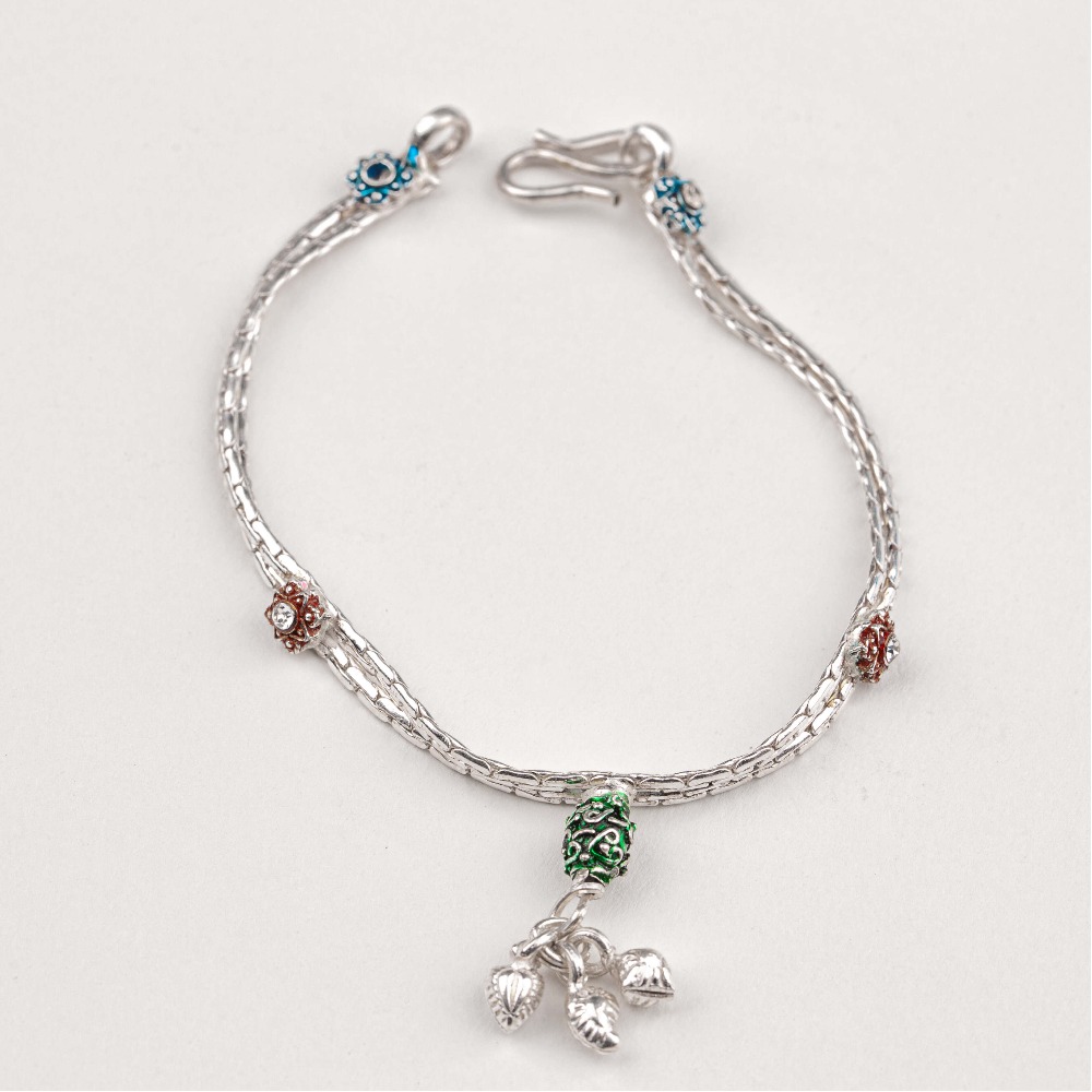 Attractive Silver Bracelet Design For Women