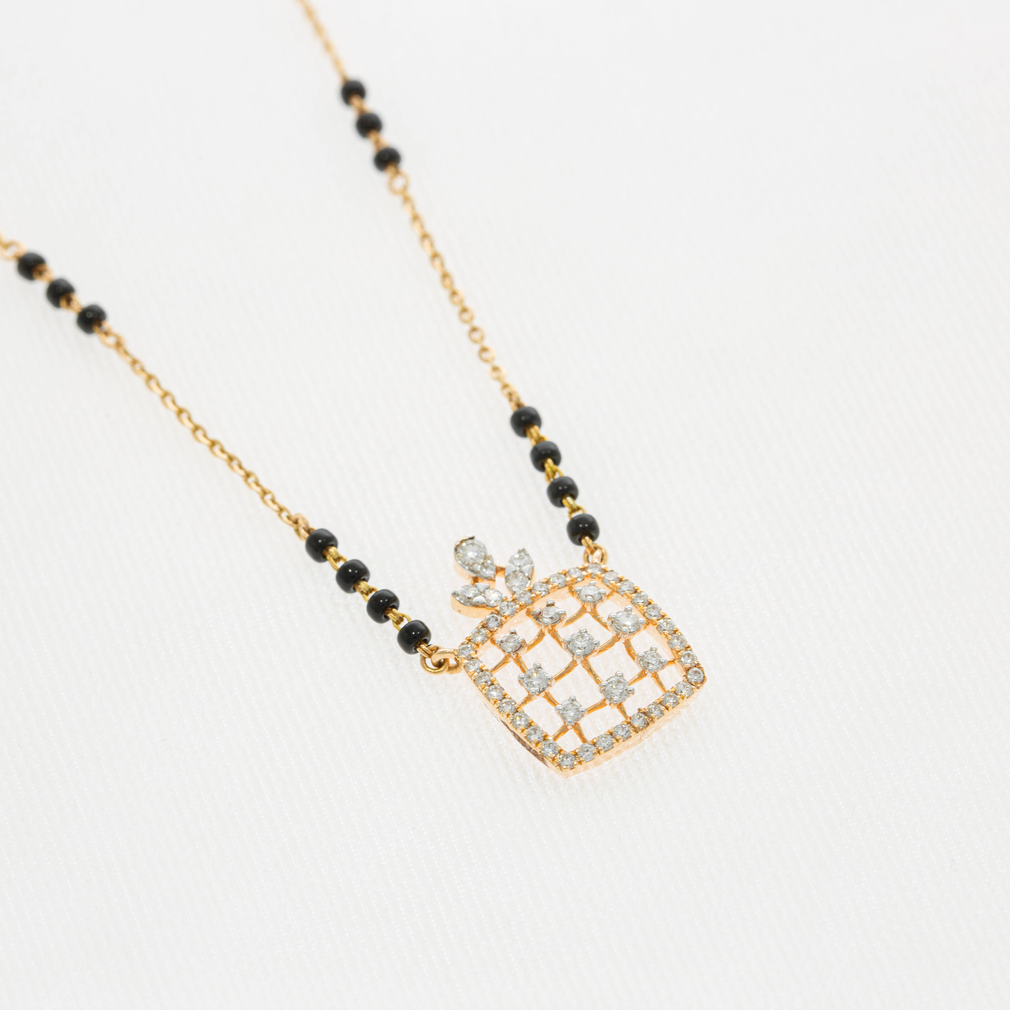 18kt diamond square short mangalsutra in rosegold