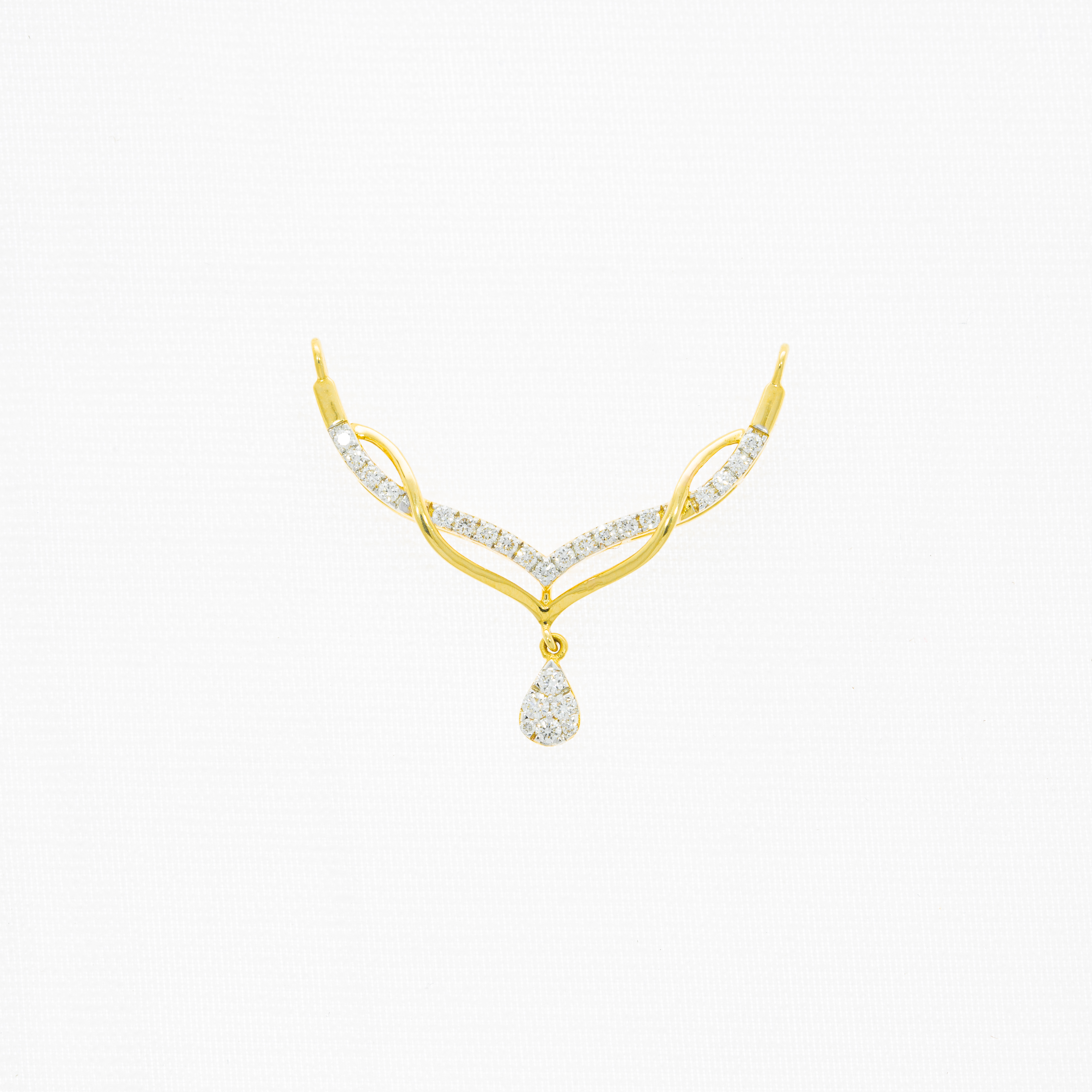 18kt pear droplet diamond mangalsutra pendant