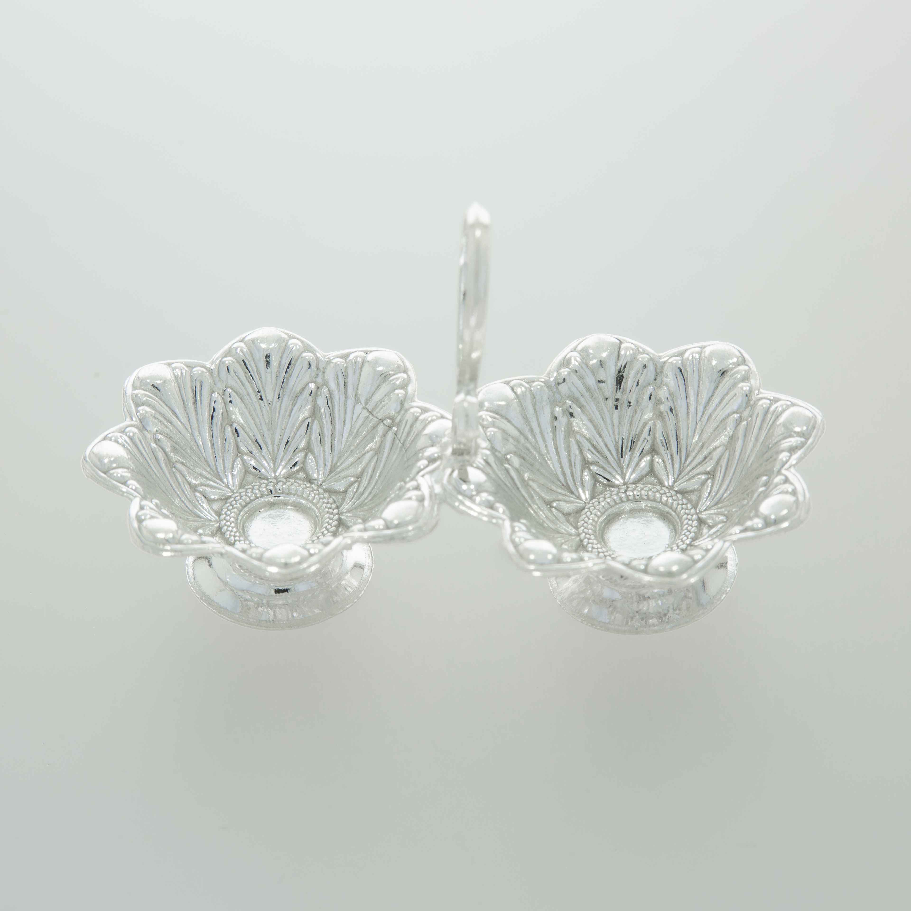 Flower Shape Haldi Kumkum Jod Kamal In Silver