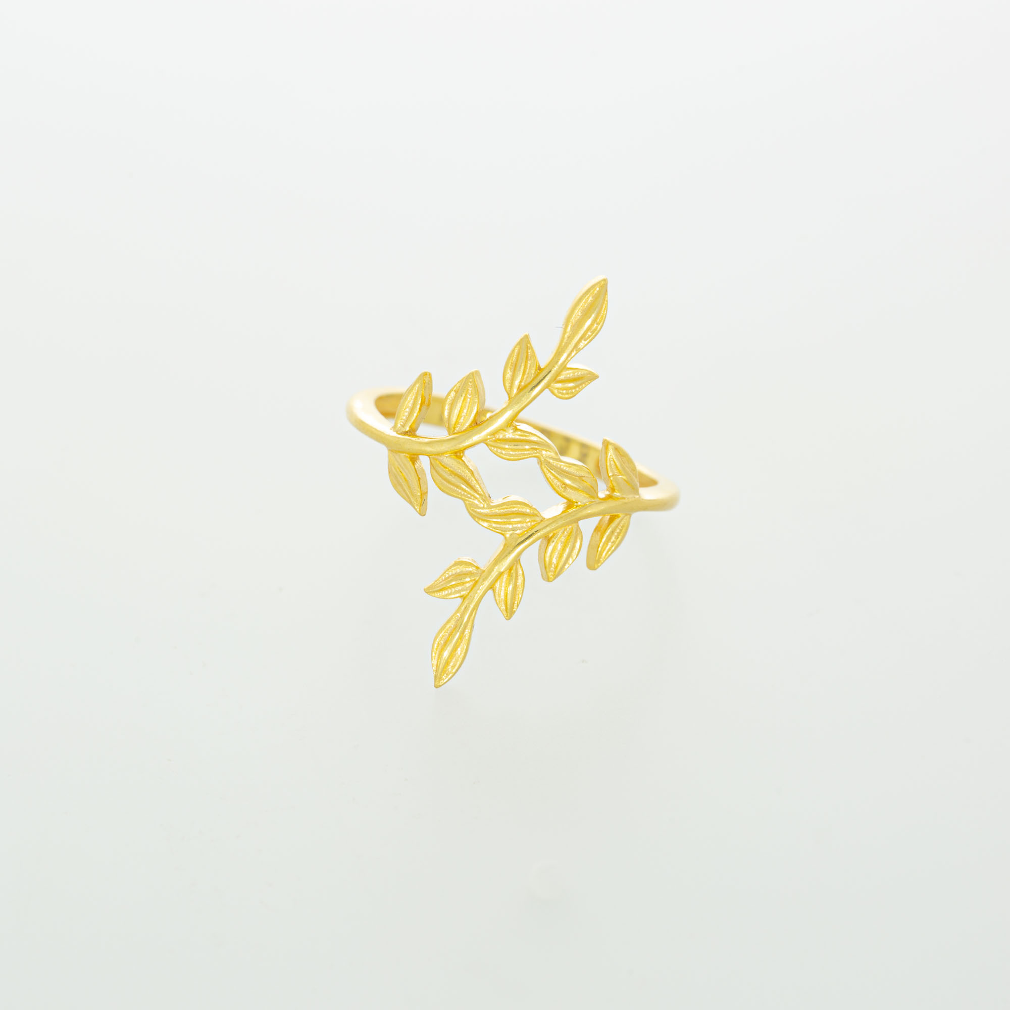 Enchanting Crisscross Leaf Gold Ring