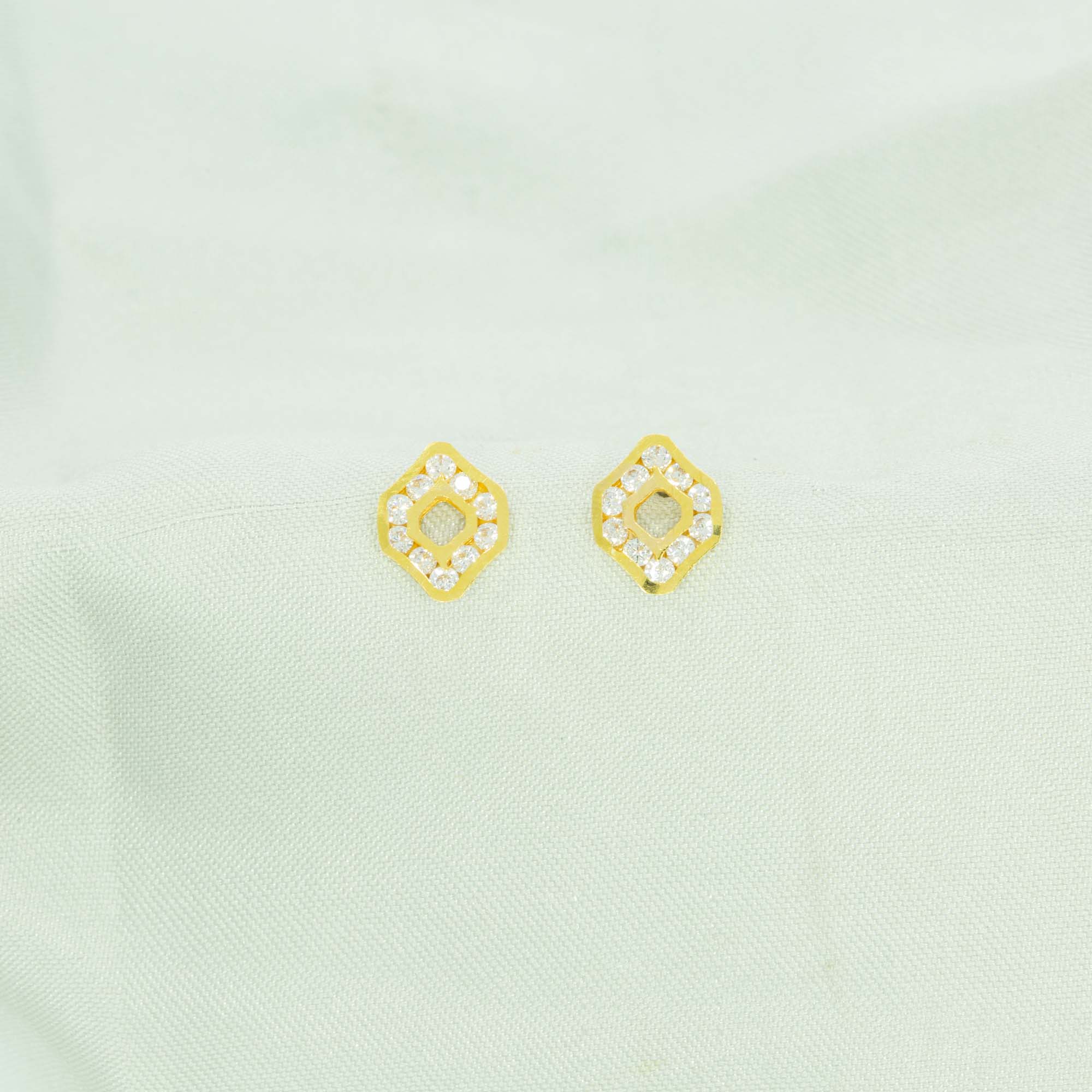 Glorious Stone Ear Studs Design