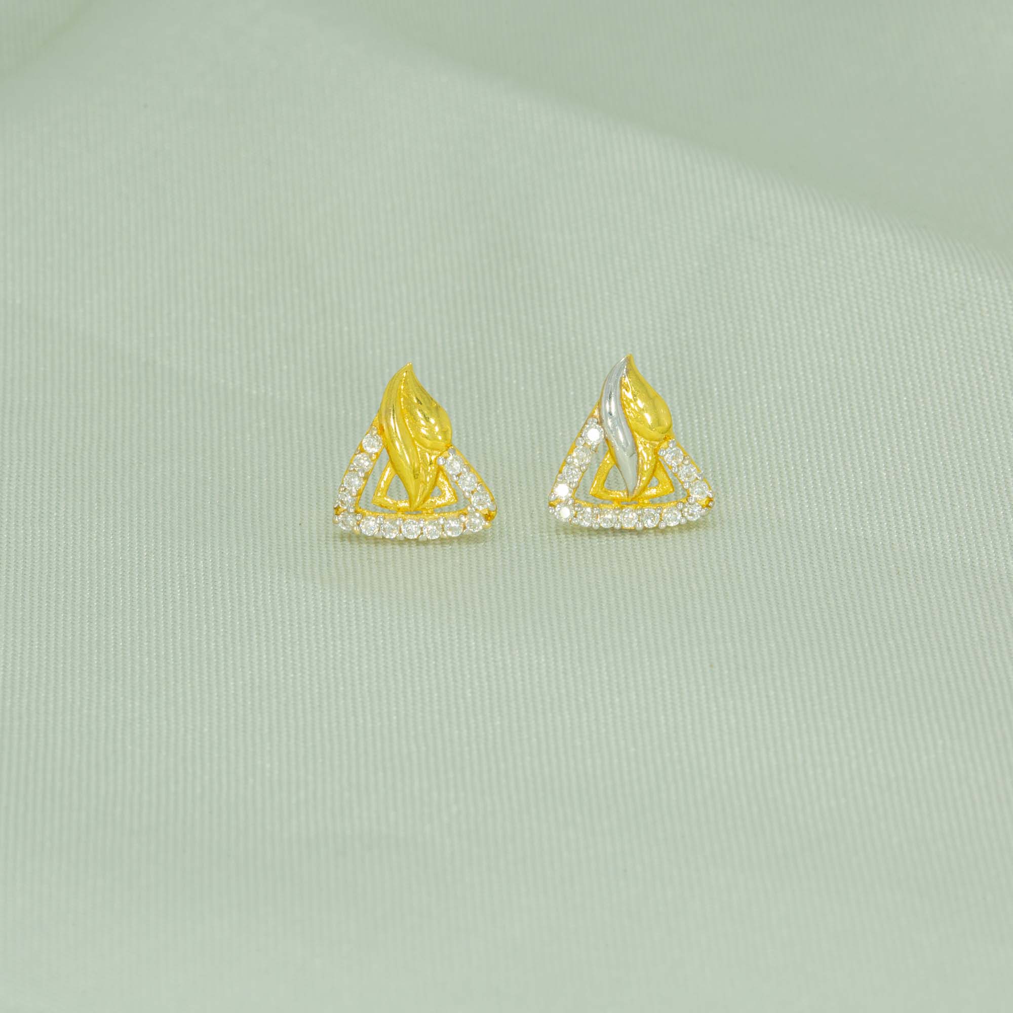 Triangular Shape 18kt Gold Studs