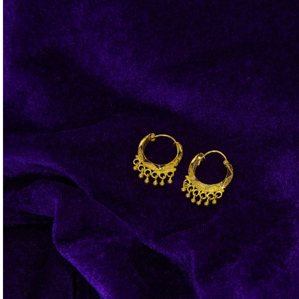 Splendent gold basket hoop earrings