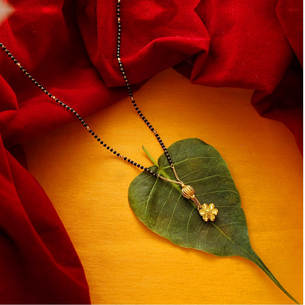 Delicate 22 carat gold short mangalsutra design