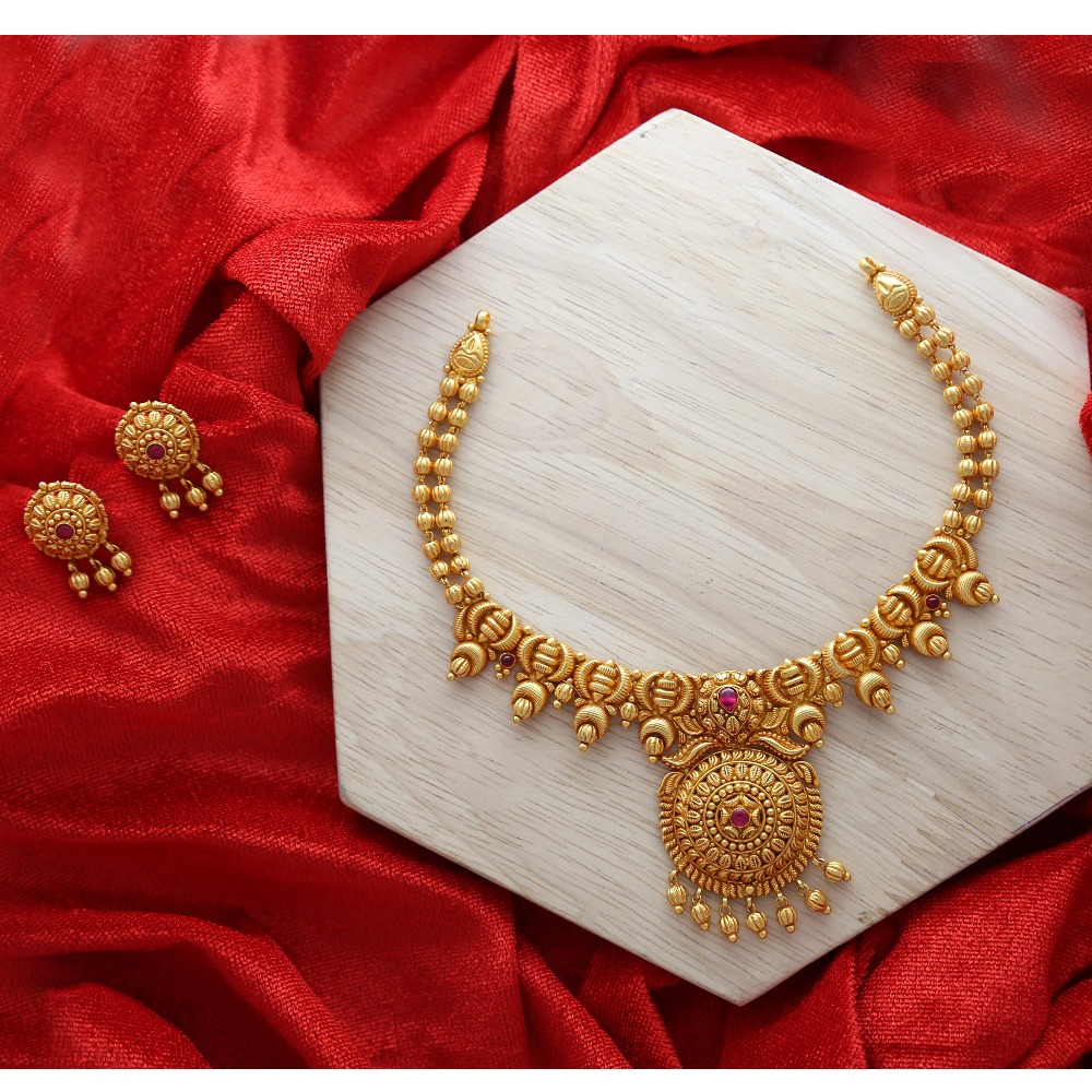 Elegant temple jewellery shortnecklace set