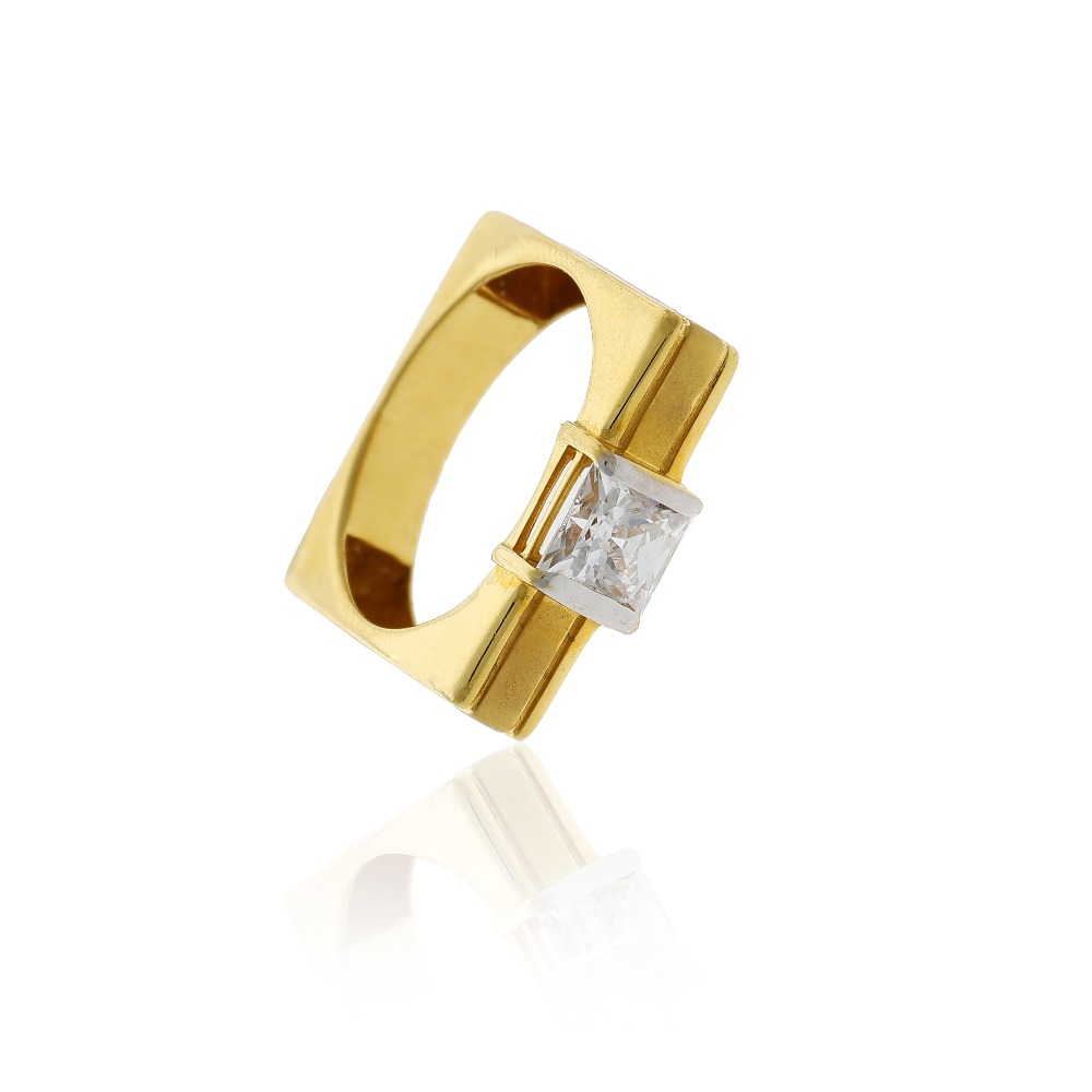 Gold ring design for men with stone