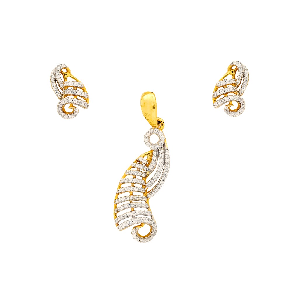 Sea shell shaped alluring 18kt pendant set