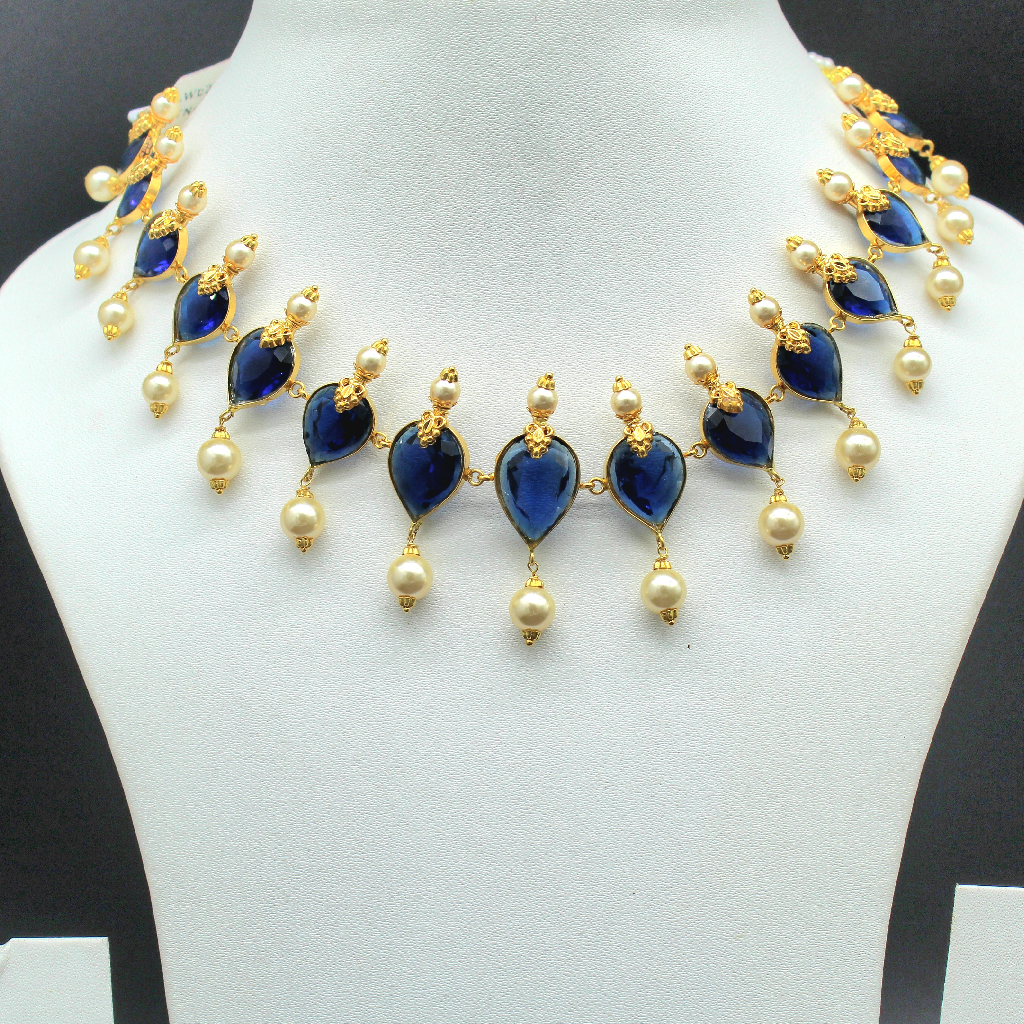 22kt blue stone necklace