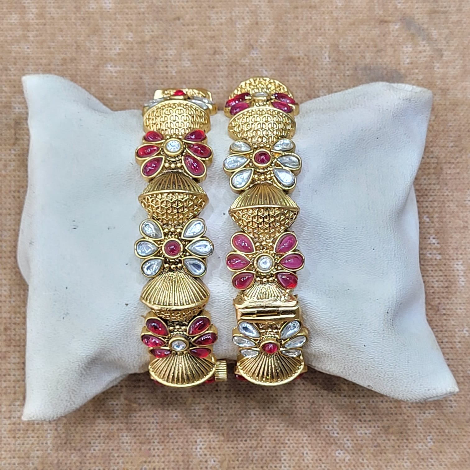 Gold Polish Flower Design Kundan Work Kada