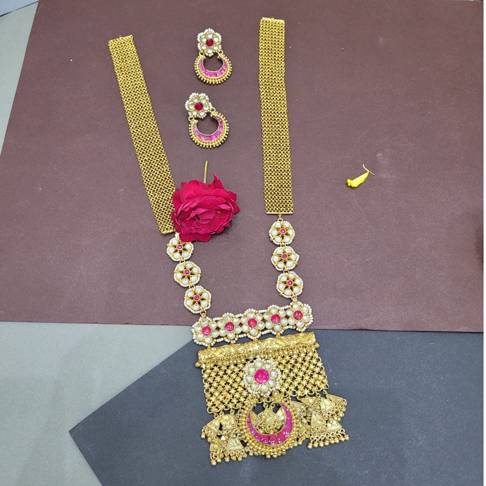 Dazzling Necklace set