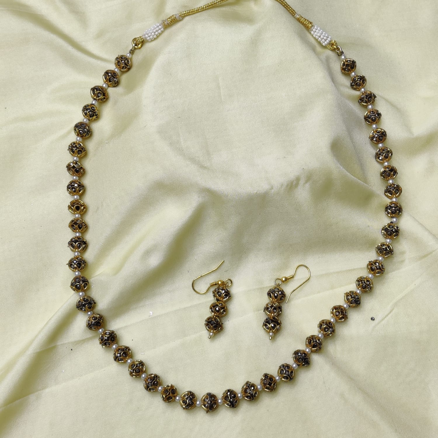 Gorgeous Design Casual Modern Pearl Mala