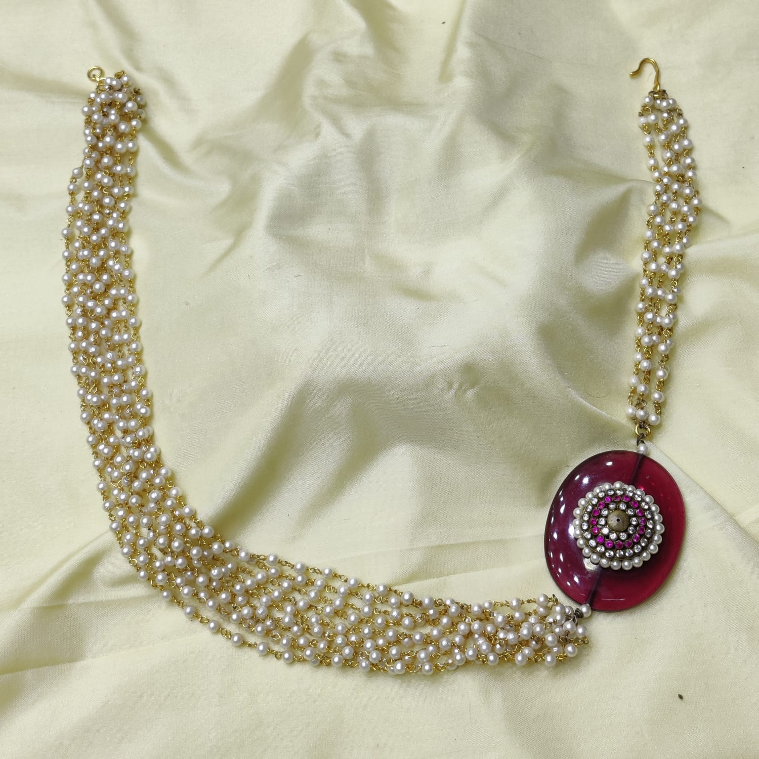 Classy Design Casual Modern Pearl Mala