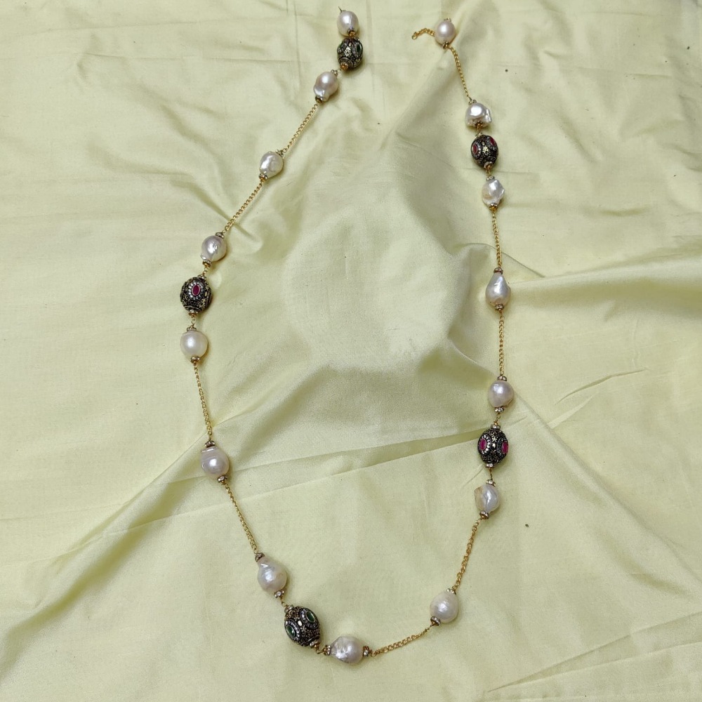 Delicate design casual modern pearl mala