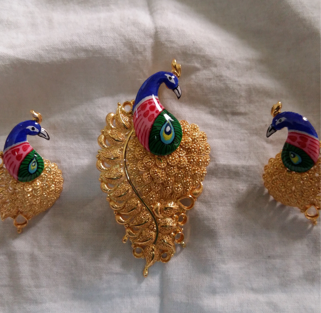 Ladies Bikaneri Meena Pendant Set