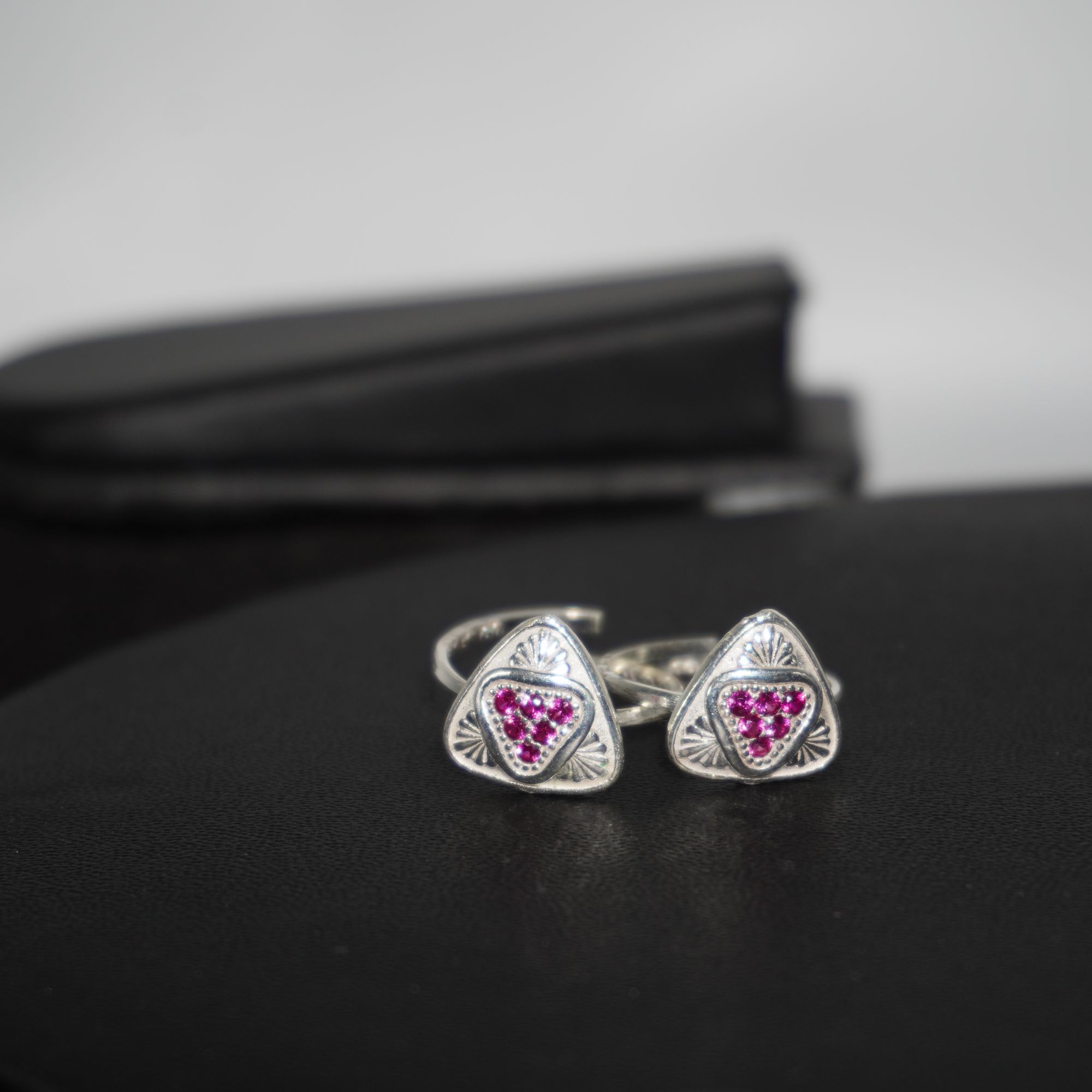 925 Silver Fancy Color Stone Pilli 149R510
