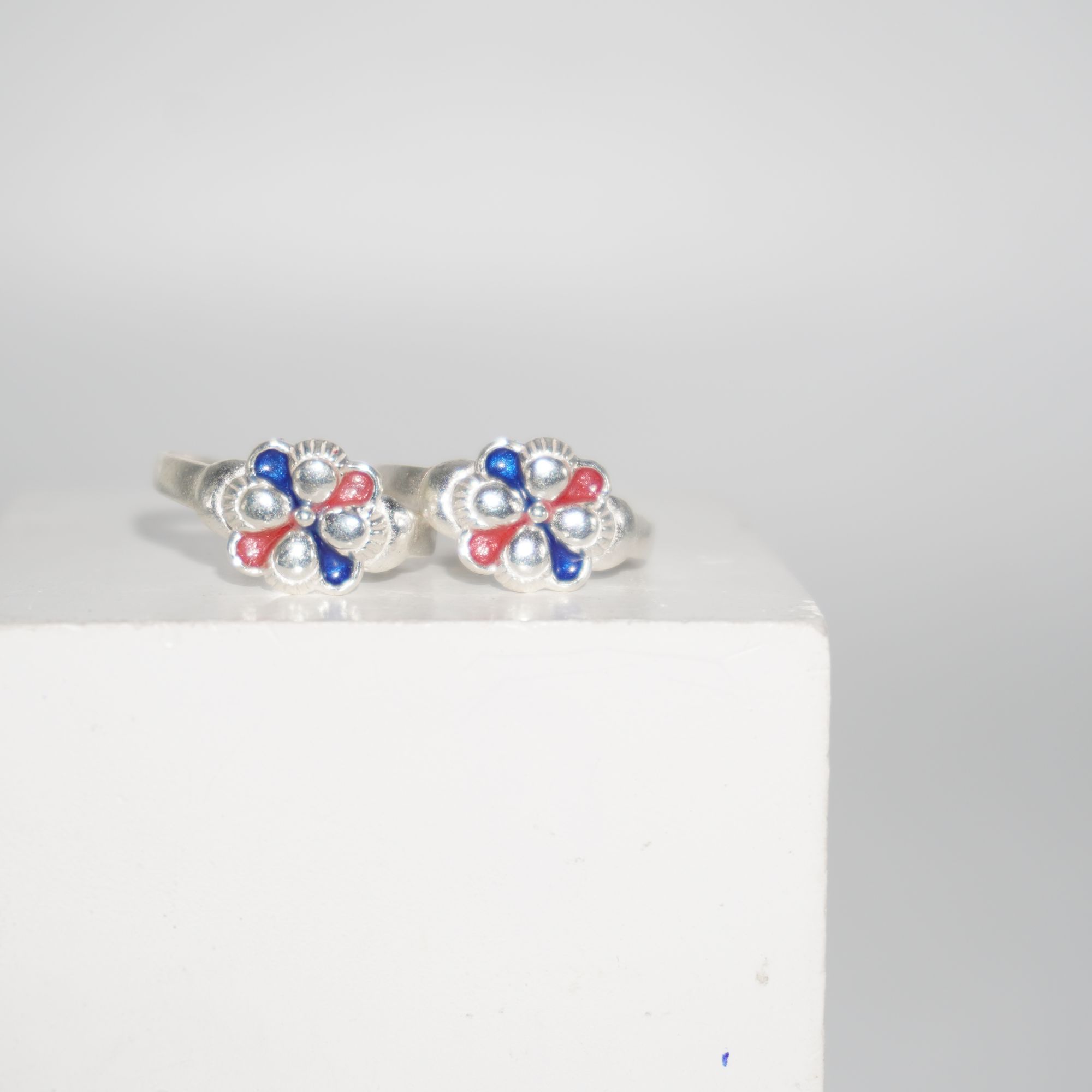 925 Silver Gorgeous Studed Pilli 149R505
