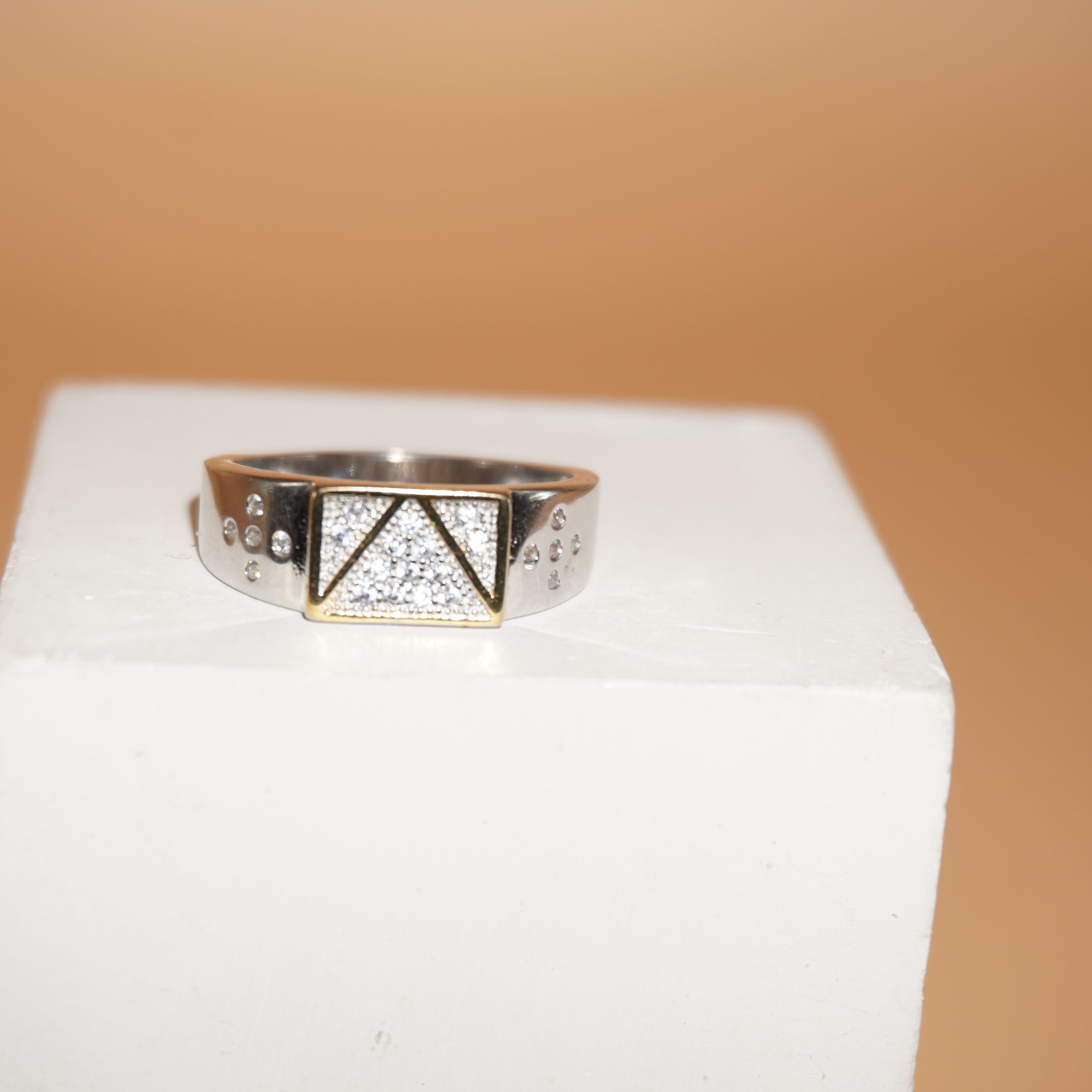 925 Silver Trending Engagement Ring 713R36