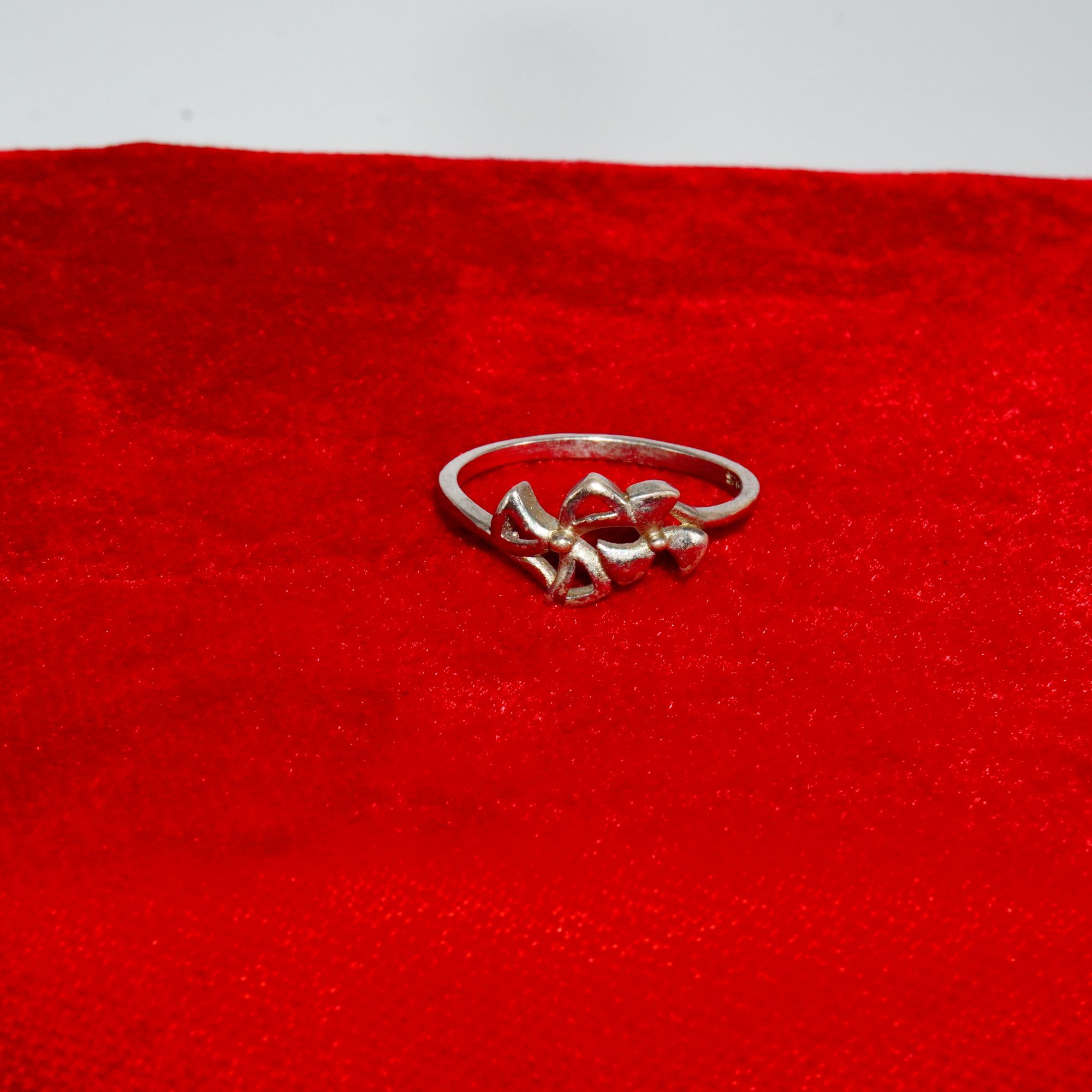 925 Silver Beautiful Daily Wear Ring 195R457