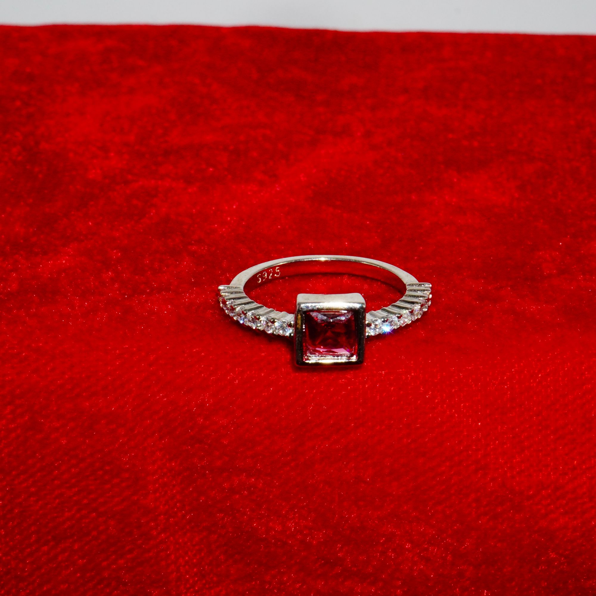 925 Silver Handmade Diamond Ring 905R82