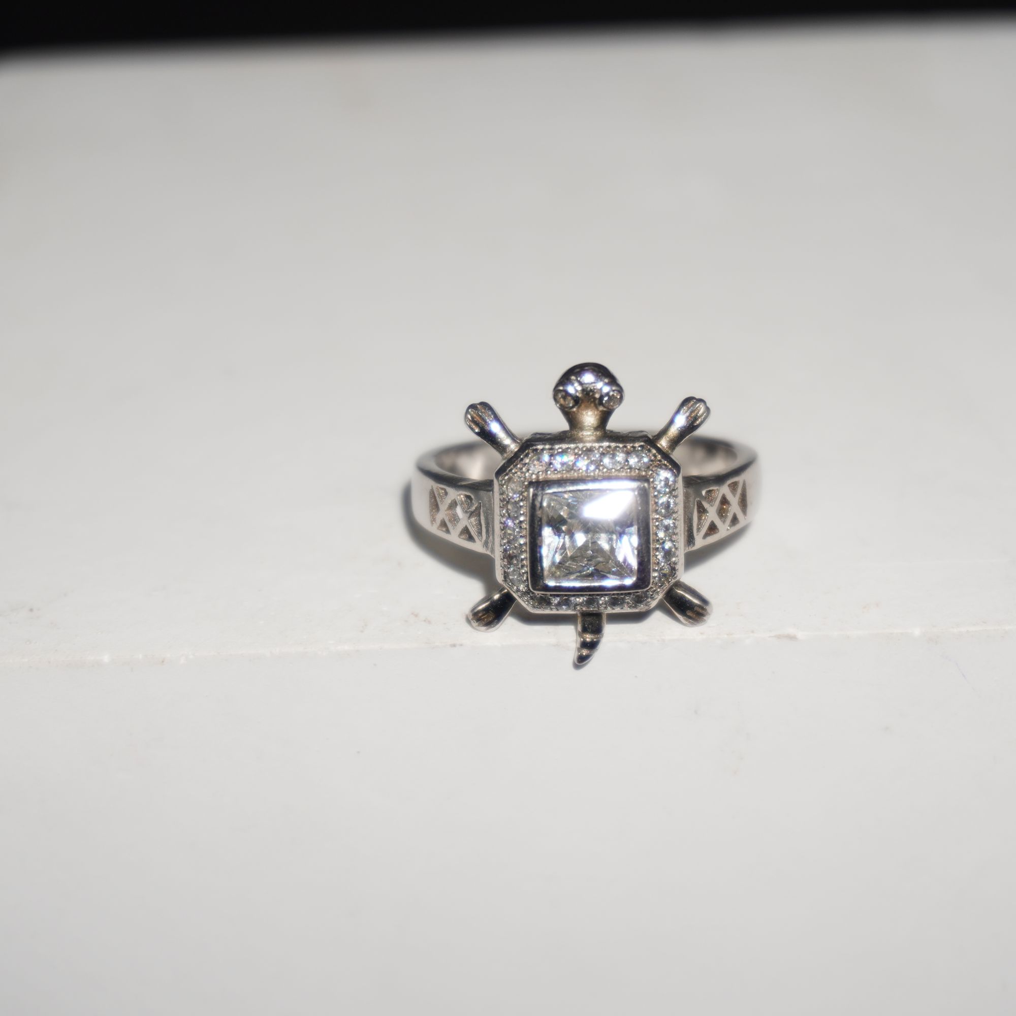 925 Silver Dazzling Ladies Ring
