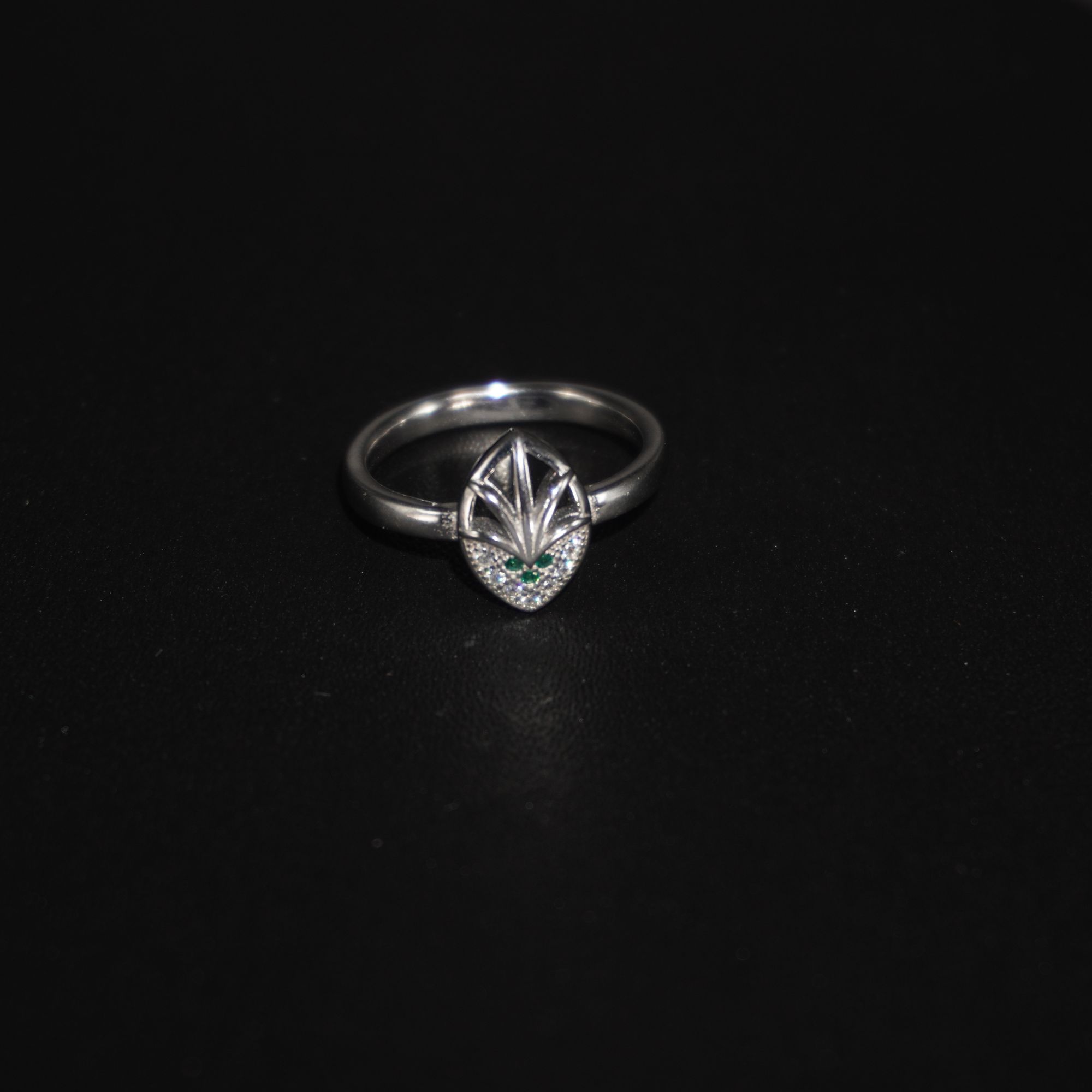 925 Silver Trending Ladies Ring 872R67