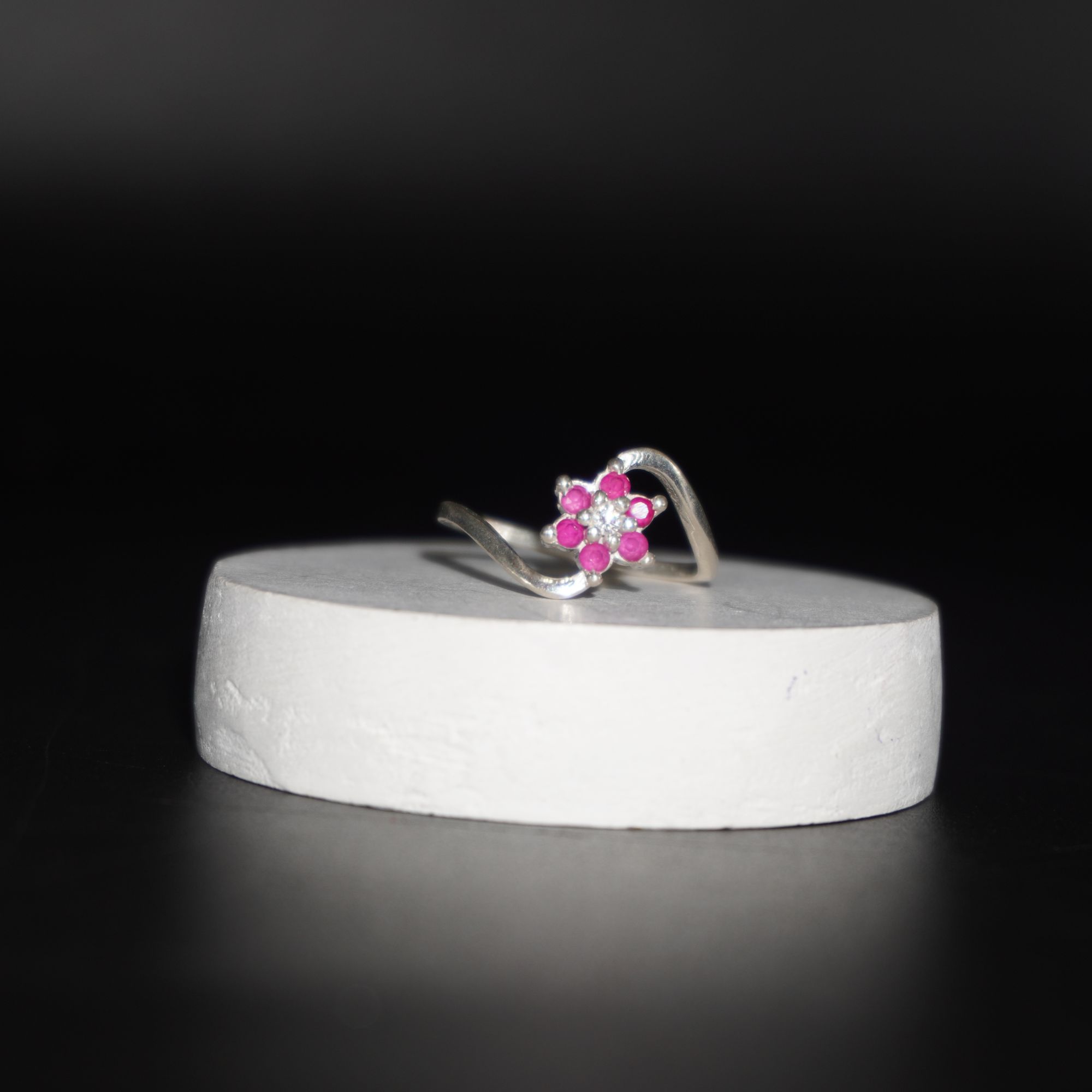 925 Silver Unique Ladies Ring 905R27