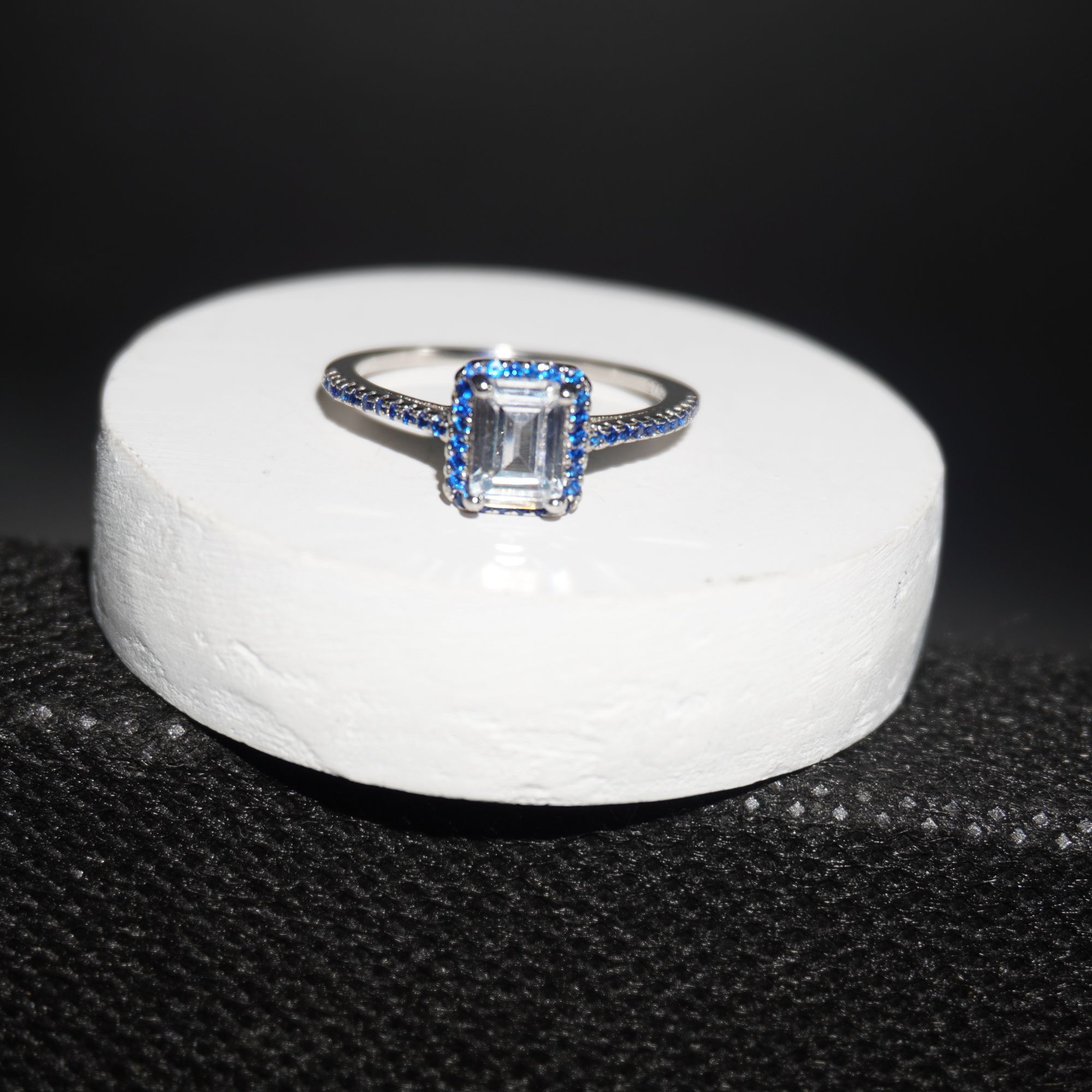925 Silver Stunning AD Diamond Ring 710R23