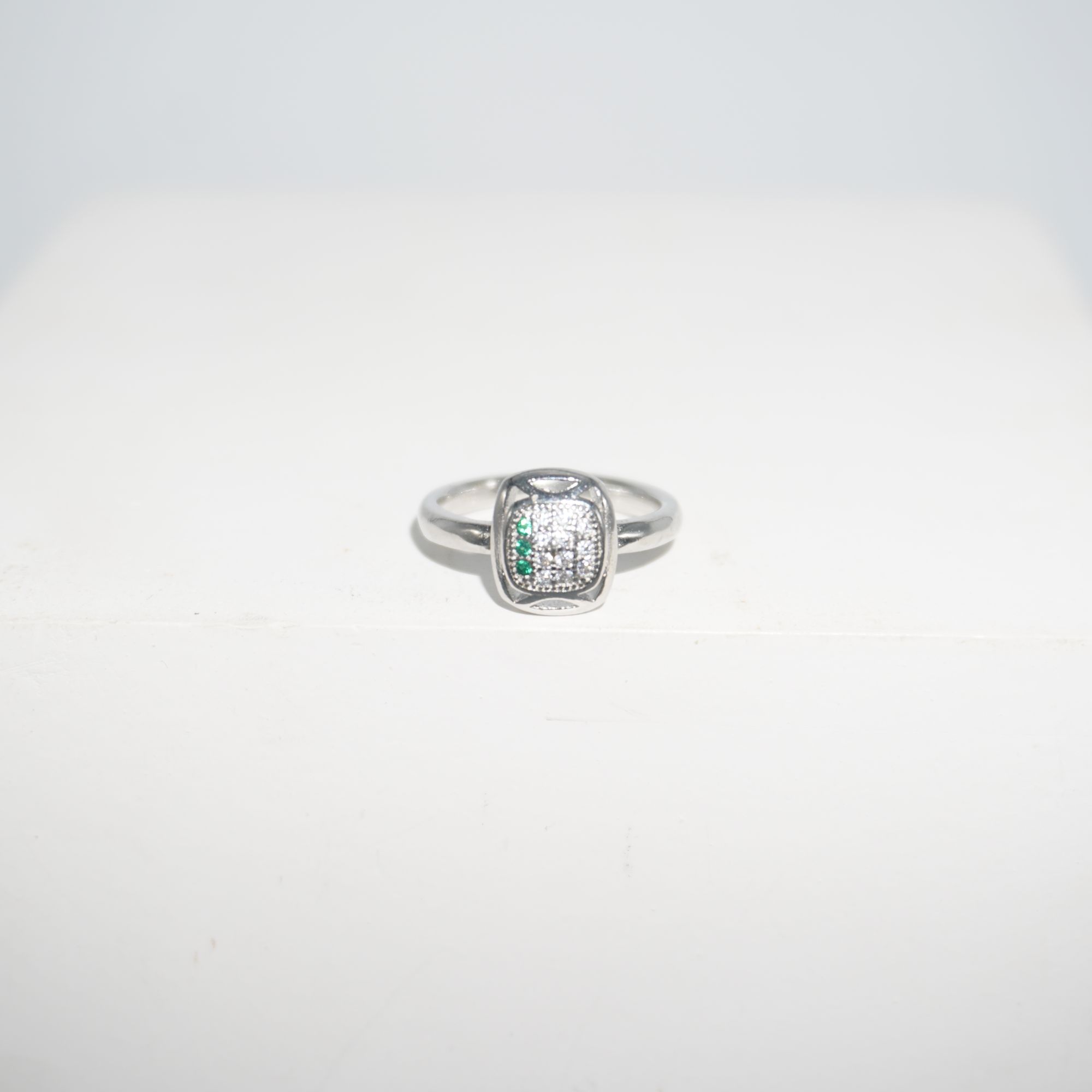 925 Silver Elegant Designer Ring 908R6