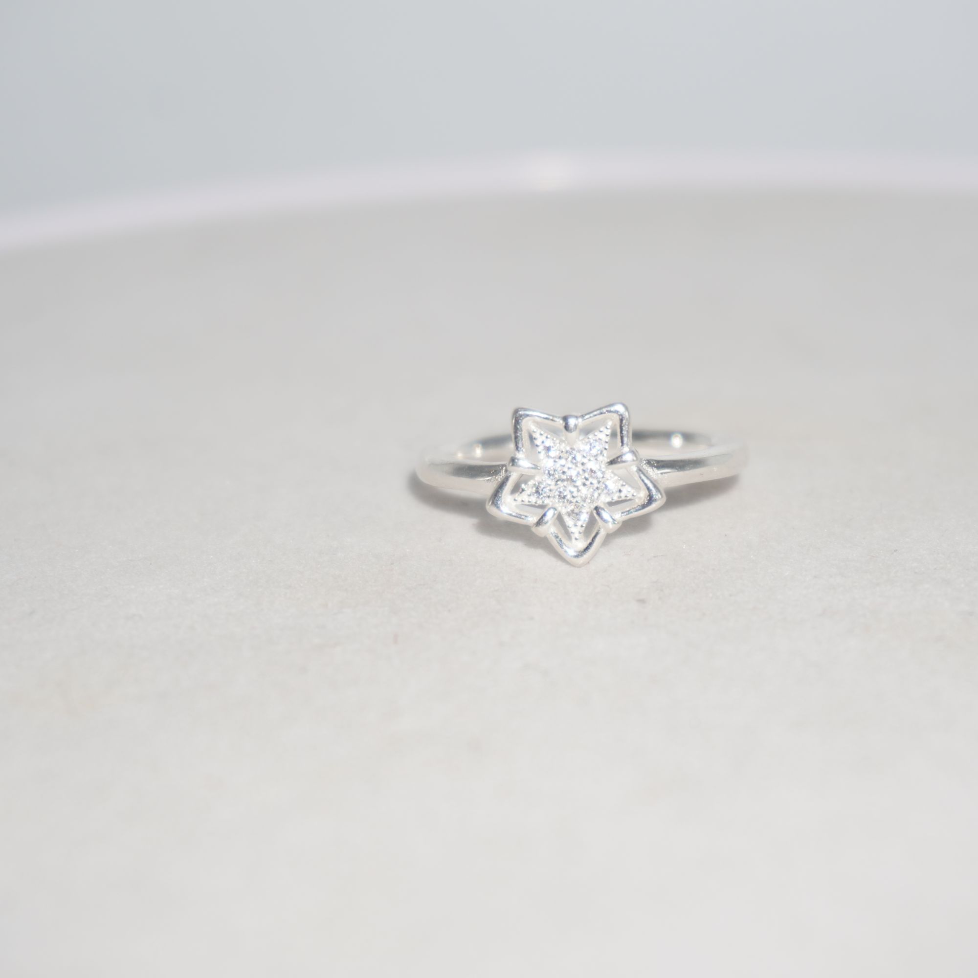 925 Silver Unique Designer Ring 873R40