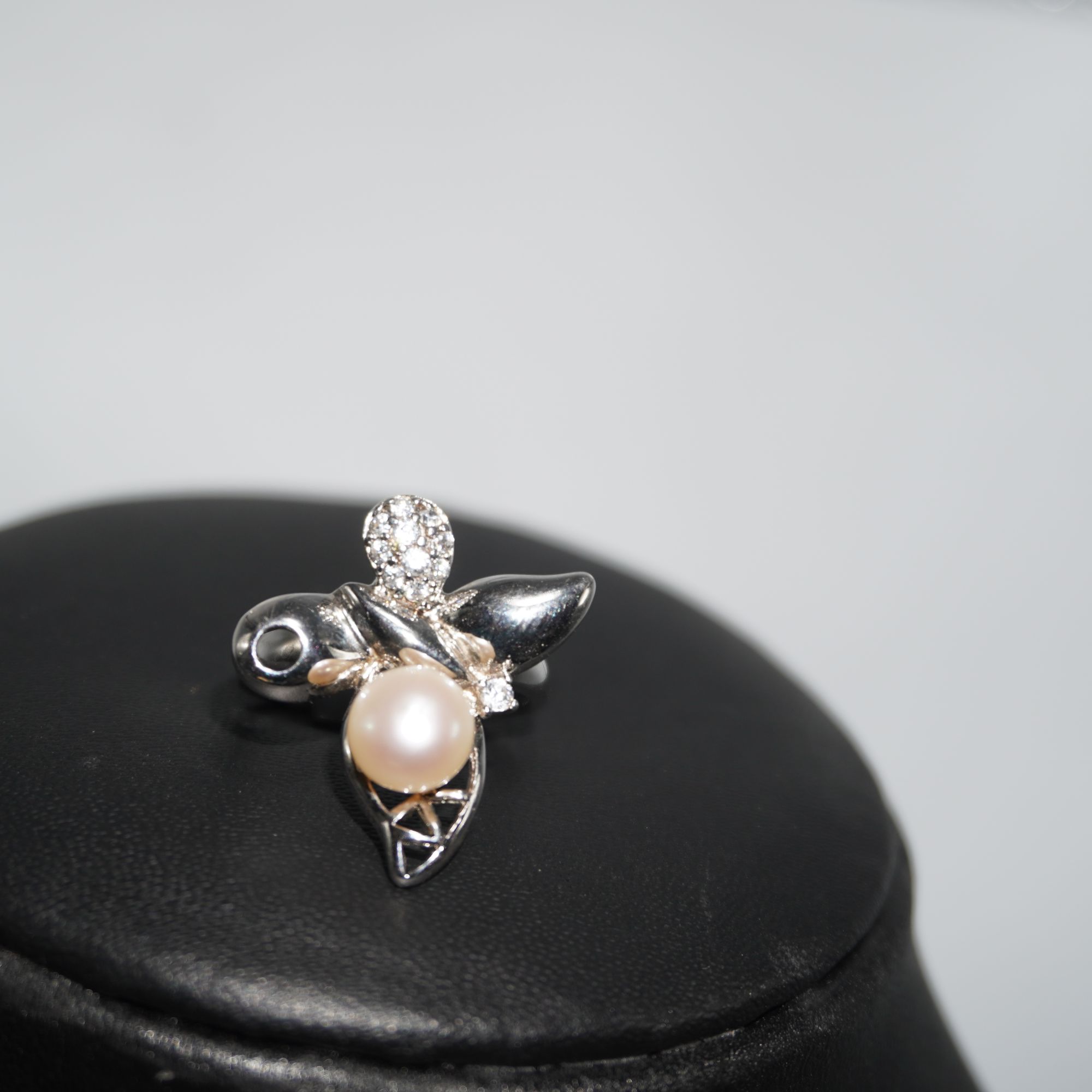 925 Silver Elegant Ladies Ring 709R23