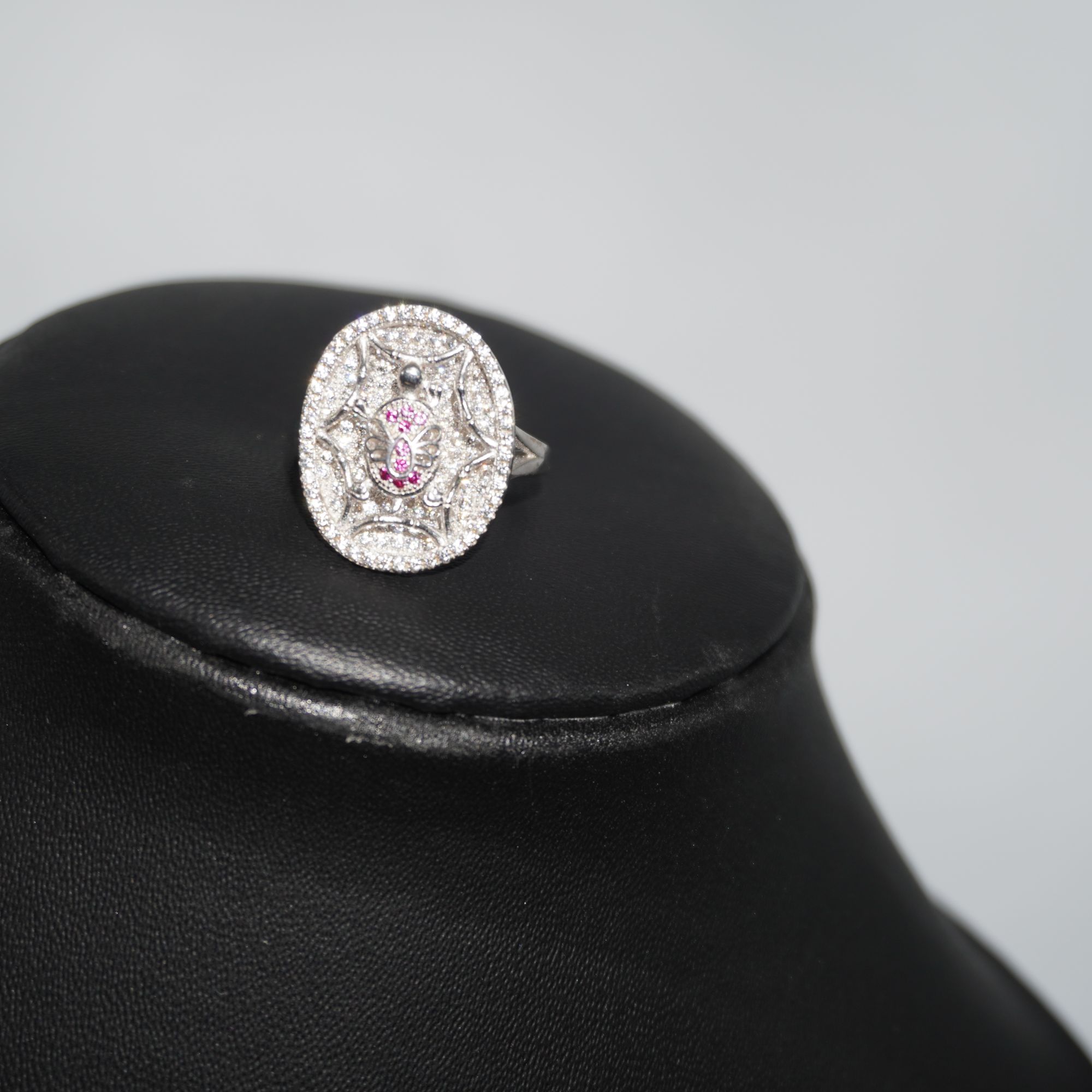 925 Silver Dazzling Ladies Ring 876R4