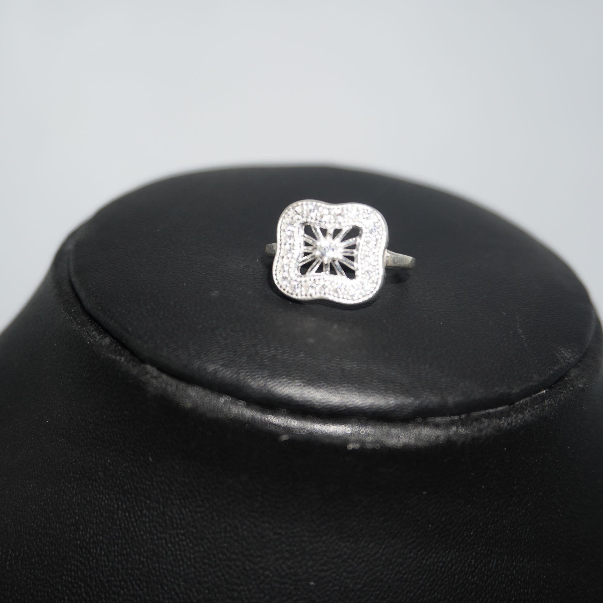 925 Silver Classy Ladies Ring 871R49