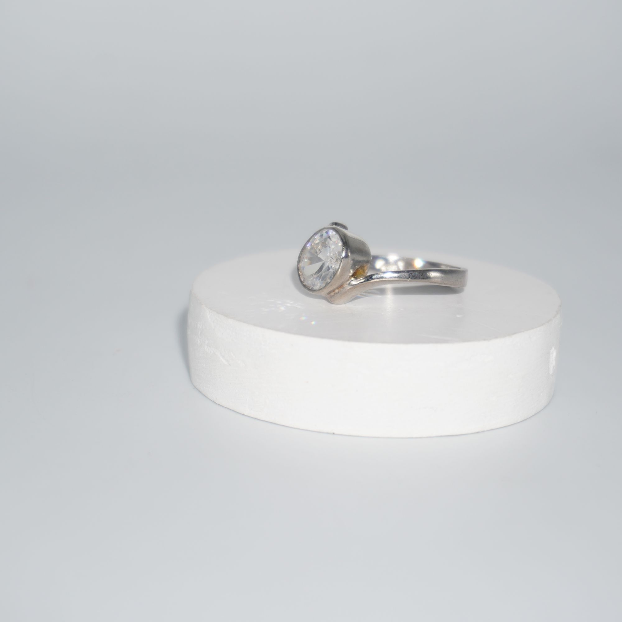 925 Silver Gorgeous Engagement Ring 195R219